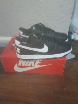 Size 10 brand new never worn nikes