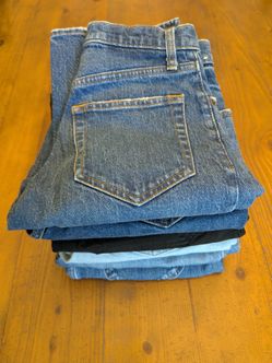 6 Pairs of Women's Jeans (size 25) Abercrombie, Madewell, Marine Layer