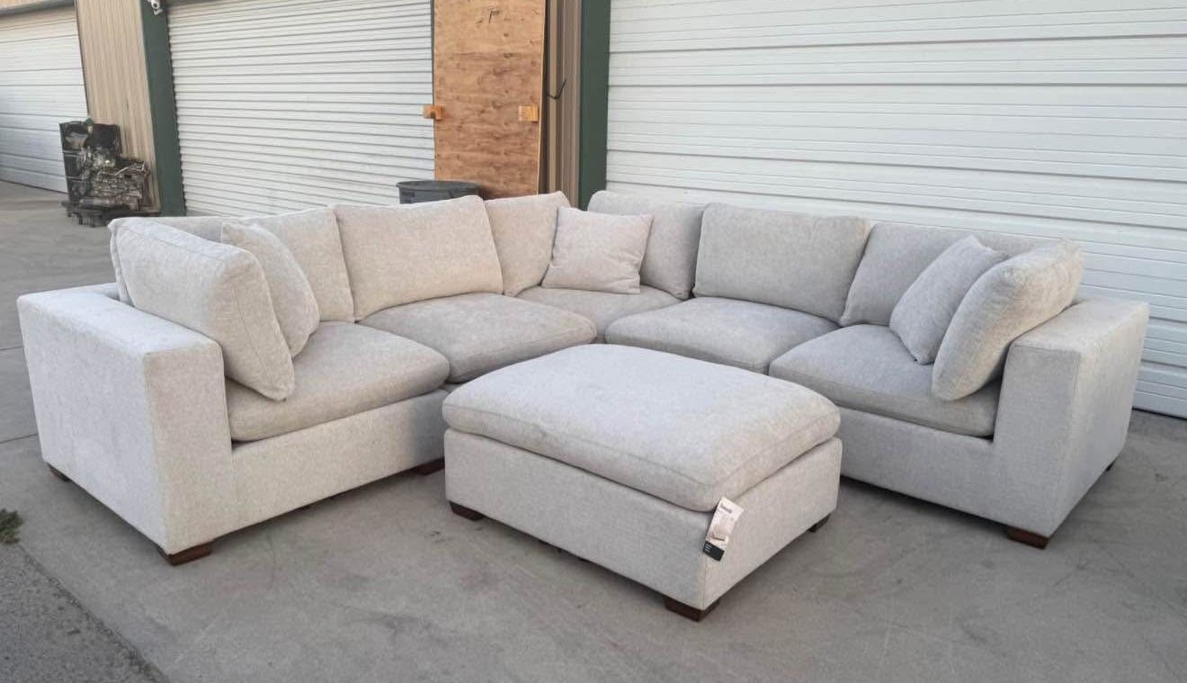 6 PIECE MODULAR SECTIONAL WITH OTTOMAN