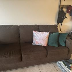 Broyhill Couch With Pull Out Sofa 