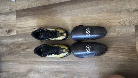 Soccer cleats