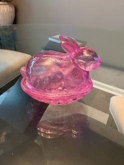LE Smith Pink Glass Bunny Trinket Box