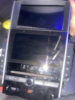 Q50 screen