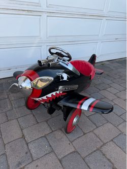 Airplane tricycle