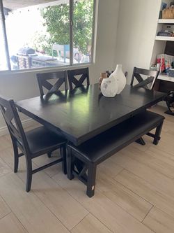 Dining Table 6-7 seater