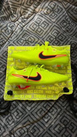 Soccer cleats