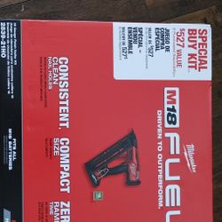 Milwaukee m18 15 Gauge Nail Fuel Nail Gun