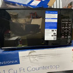 Mainstays 0.7 Cu ft Countertop Microwave Oven, 700 Watts, Black