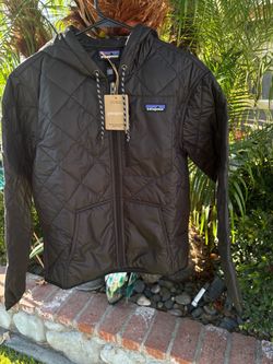Patagonia Women's Diamond Quilted Hoodie Jacket, black color , size XS