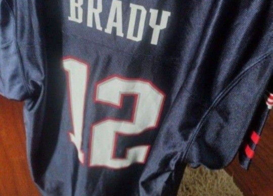 New England Patriots Tom Brady #12 NFL Jersey Size XL Youth