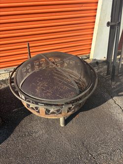 Outdoor Wood Burning Fire Pit with Spark Screen & Cover