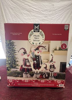Decor 4 Pc Christmas Plush Set- Brand New