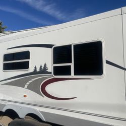 2004 Pilgrim International Open Road 360 RKDS 5th Wheel with lots of room!