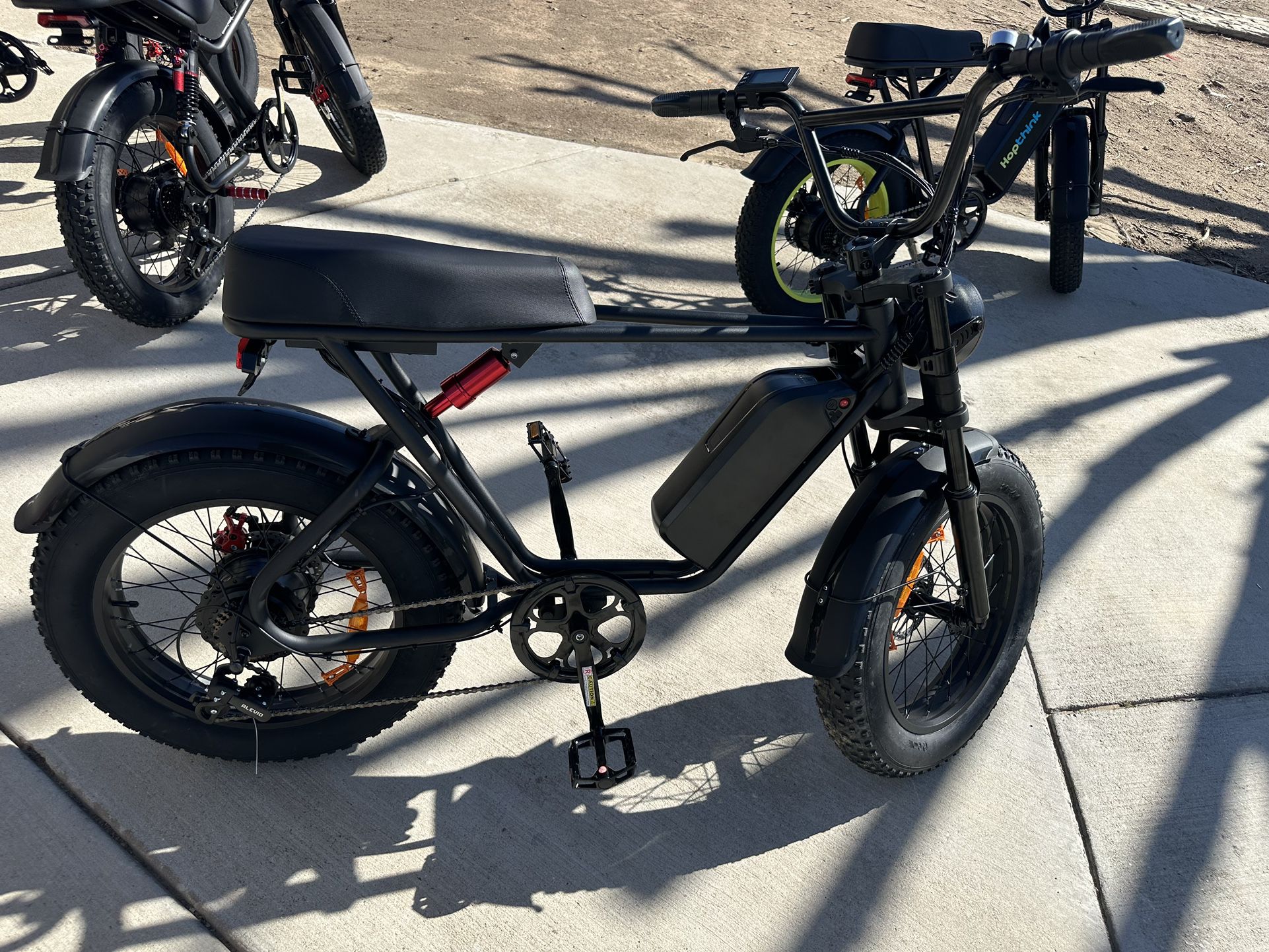 New 1000w E-bike With 20” Fat Tires. Head light And Brake Light. Off Road, Mountain And Street. 