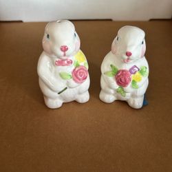 Cute Easter Bunny Salt, And Pepper Shakers