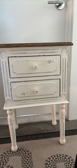 Rustic style end table