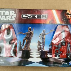 New Disney Hasbro Vintage Star Wars Chess Board Game Night Gamer Boardgame Collectable Collector Entertainment Figurine Character Movie