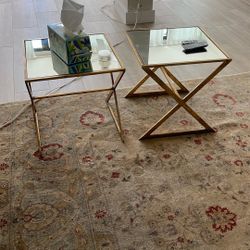 Gorgeous side table with a mirror in the top