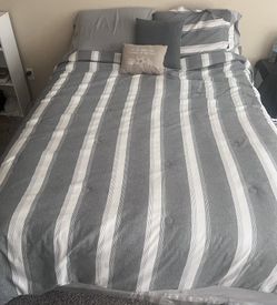 Queen Size Beed