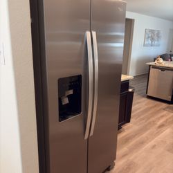 Whirlpool Refrigerator 
