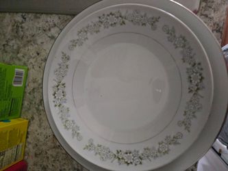 Floral pattern china set