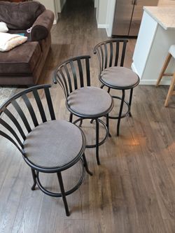 Barstools set of 3 coutertop height