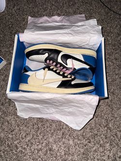 Travis Scott fragments Jordan 1s