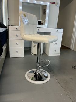 White barstool