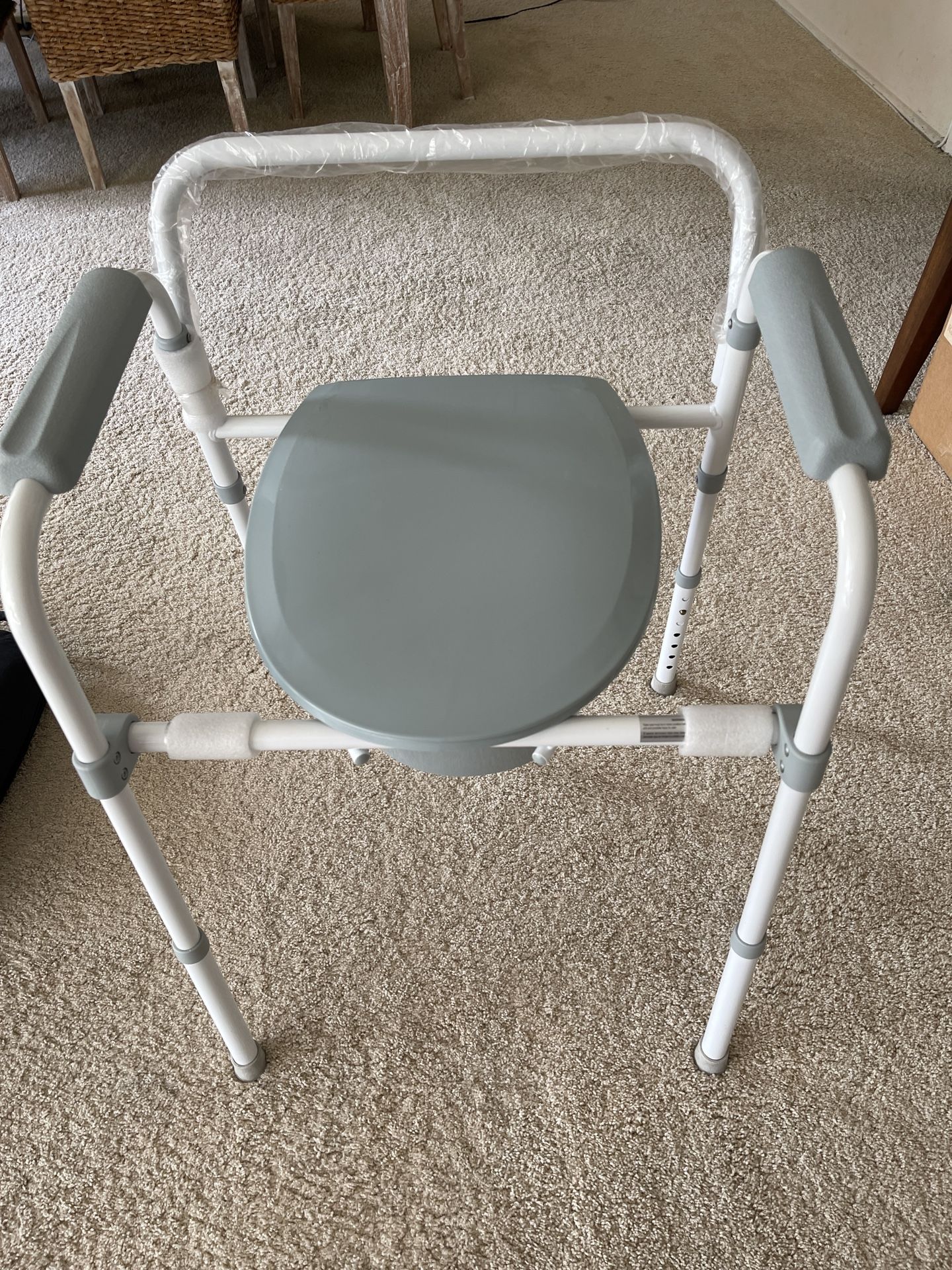 NEVER USED HEAVY DUTY GUARDIAN STEEL BEDSIDE COMMODE