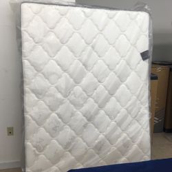 FALL MATTRESS CLEARANCE SALE! LAST ONE IN STOCK! QUEEN SET $299! 