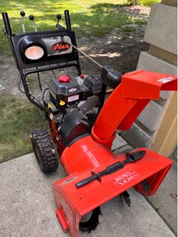 Ariens platinum 24 2-stage snowblower - runs great!