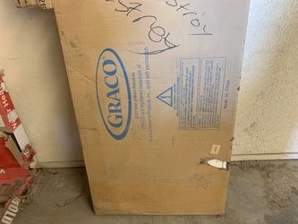 Graco baby crib