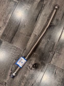 STAINLESS STEEL WATER HEATER CONNECTOR - 3/4 FIP X 3/4 FIP X 24" Fe15)
