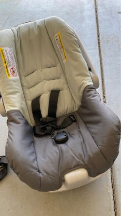 infant car seat . only used a few times