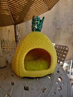 Pineapple Pet Bed Cave with Cushion