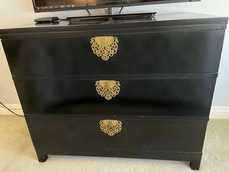 Black Lacquer Asian style chest of drawers