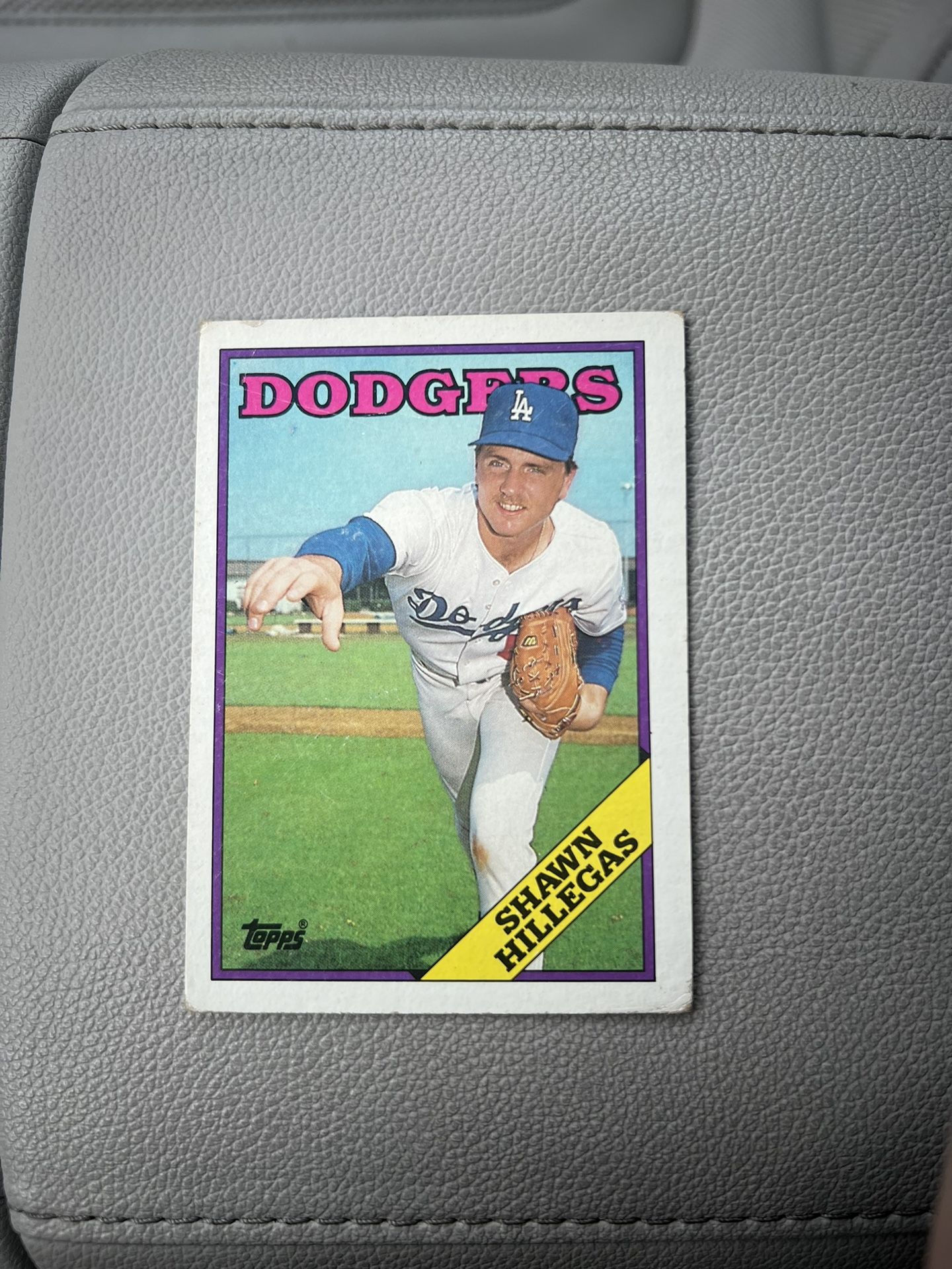 1988 Topps Shawn Hillegas Los Angeles Dodgers #455 Rookie Baseball Card (Give An Offer)