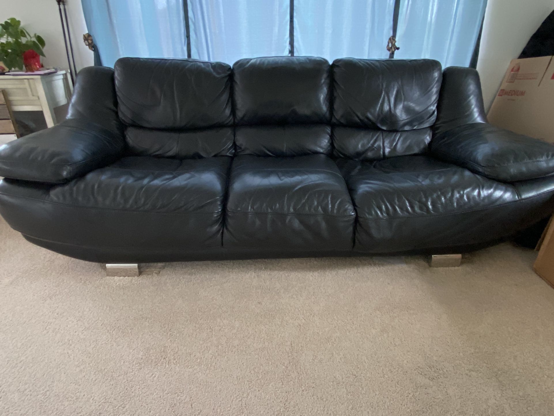 Leather Sofa VIOLINO