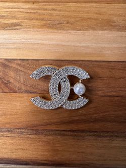 Iconic CC Logo Brooch Pin Fashion Jewelry Rhinestone Gold Style Party Gift