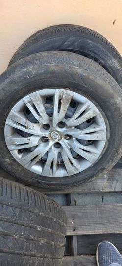 Tires whit rims 205/65r16