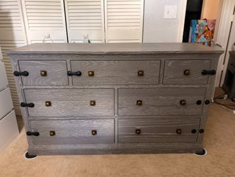 Dresser- Pottery Barn Kids