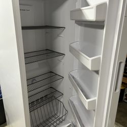 Frigidaire 13cu Ft  freezer 