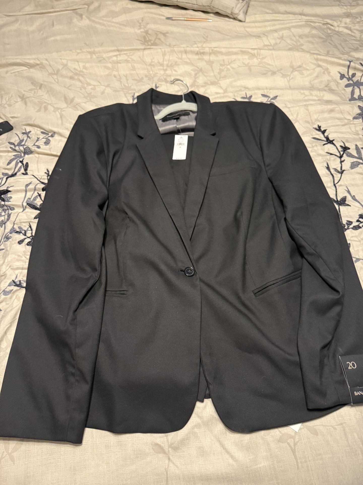 Banana Republic Business Suit, Black Size 20