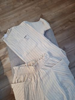 Zara girls Size 13-14. Not worn!!!