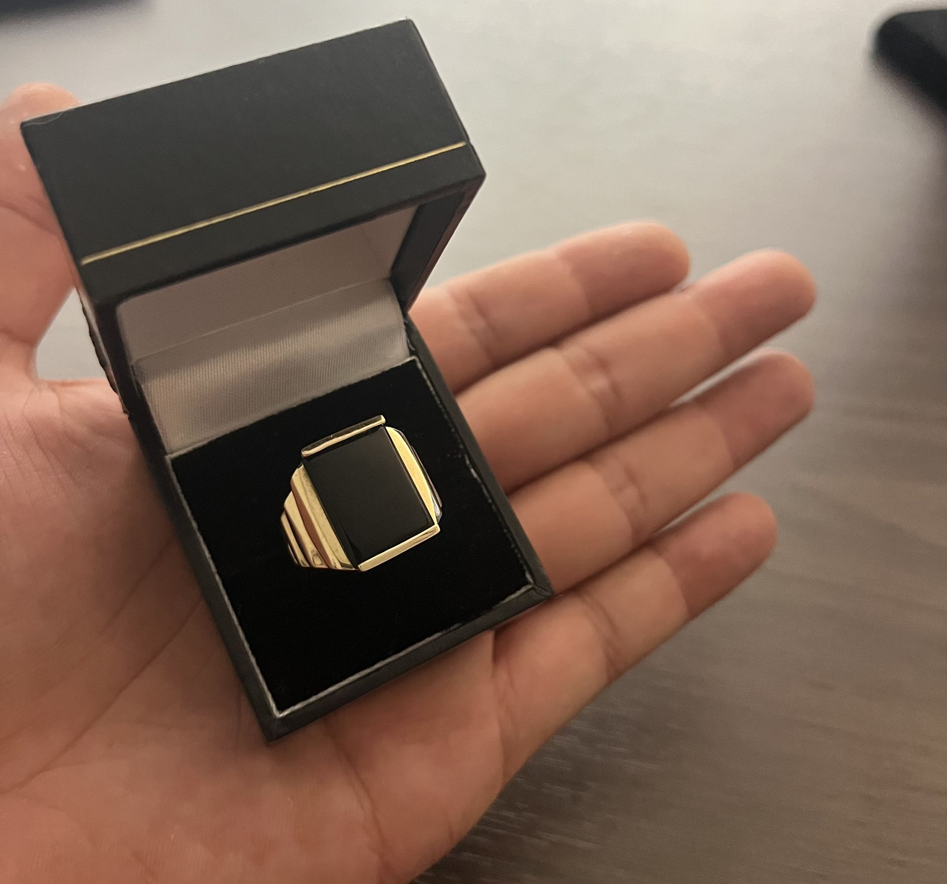 14K Gold Onyx Ring Size 8