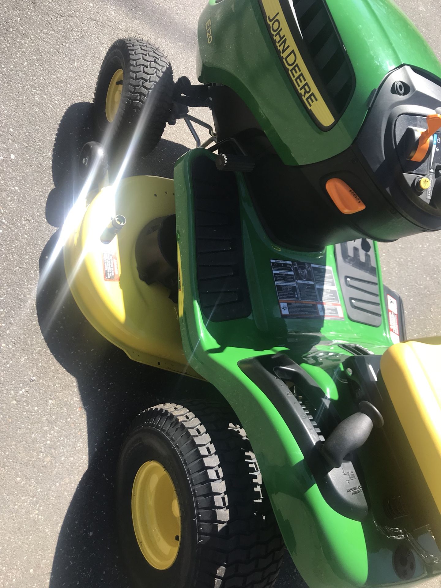 John Deere E120 Lawn Tractor NEW Barely used. for Sale in Seymour, CT