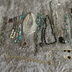 Fantasy Jewelry In Perfect Conditions