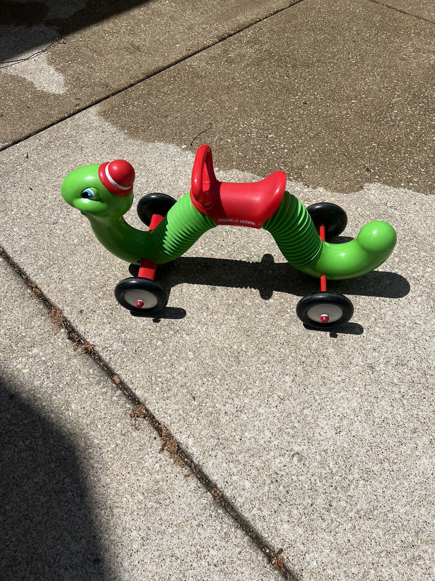 Radio Flyer, Inchworm, Classic Bounce and Go Ride-on