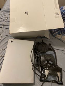 PS5 + 2 controllers