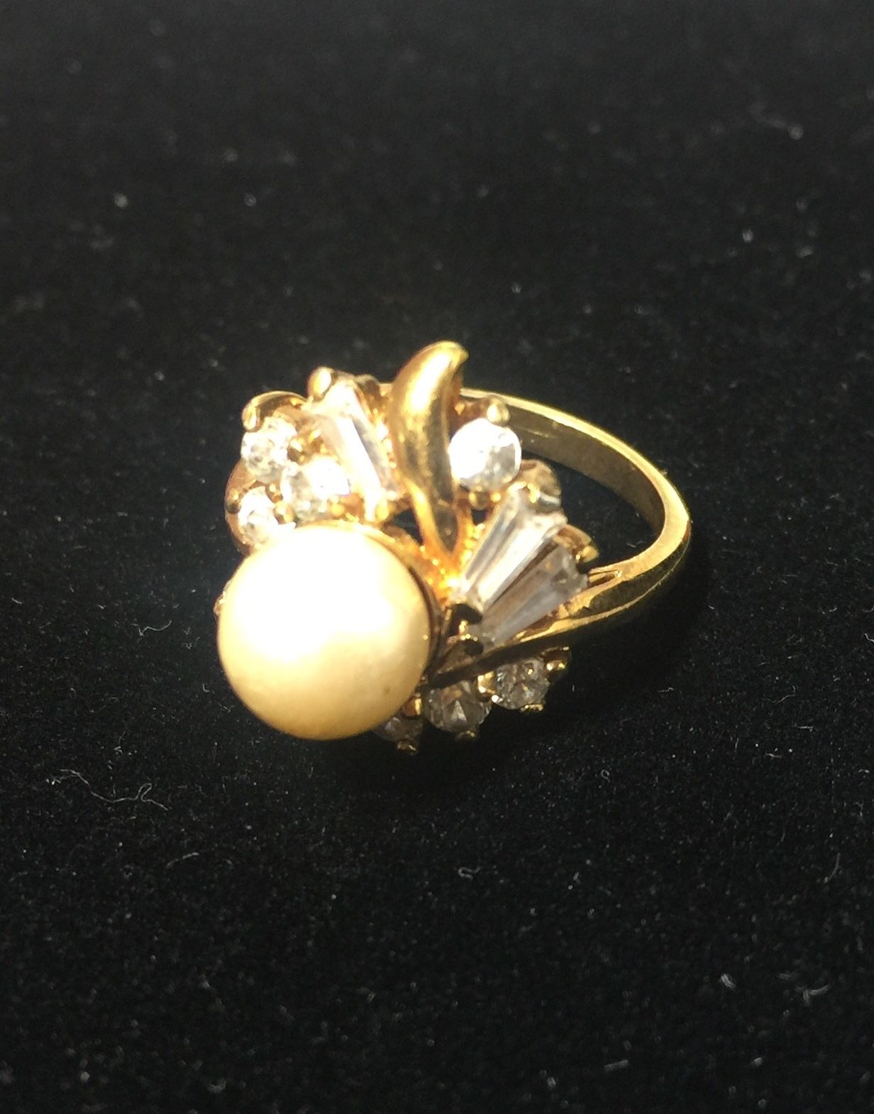 Gold Plated Pearl Ring Size 6